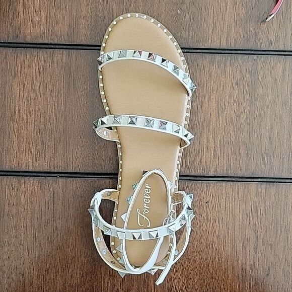 New Forever Flat Studded Over the toe strap Sandals - Picture 3 of 5